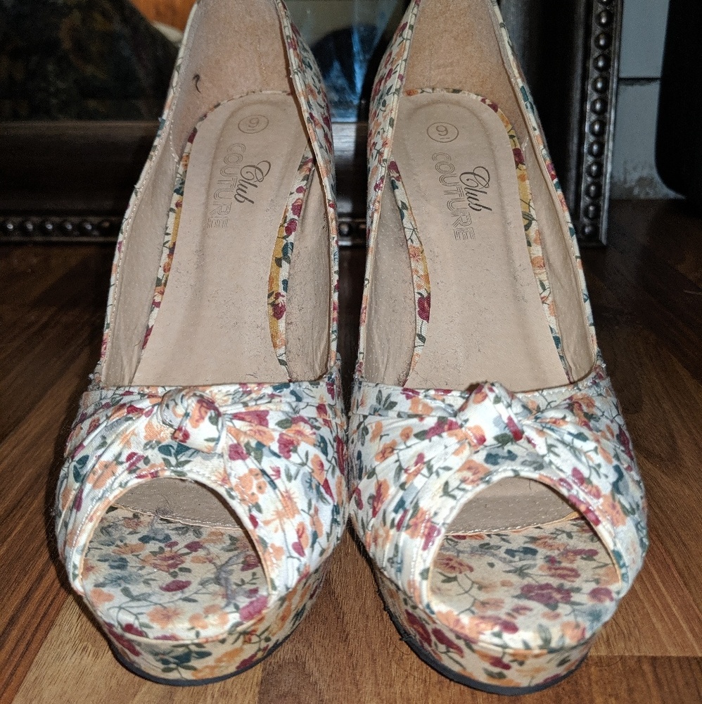 Heels - Picture 3 of 3